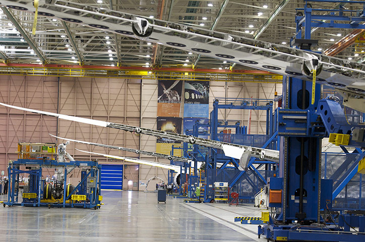 boeing 787 dreamliner: assembly line in Everett, Washington