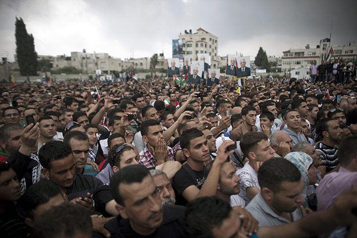 24 hours: Ramallah, West Bank: Thousands welcome President Mahmoud Abbas