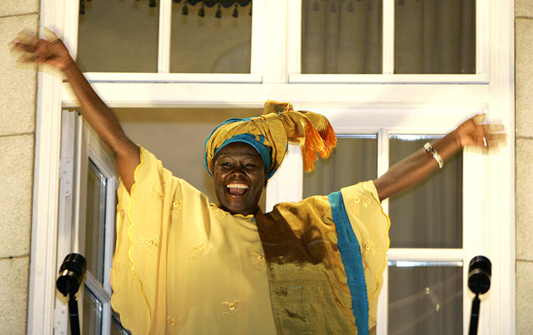 Wangari Maathai:  waves from the balcony of her hotel in Oslo