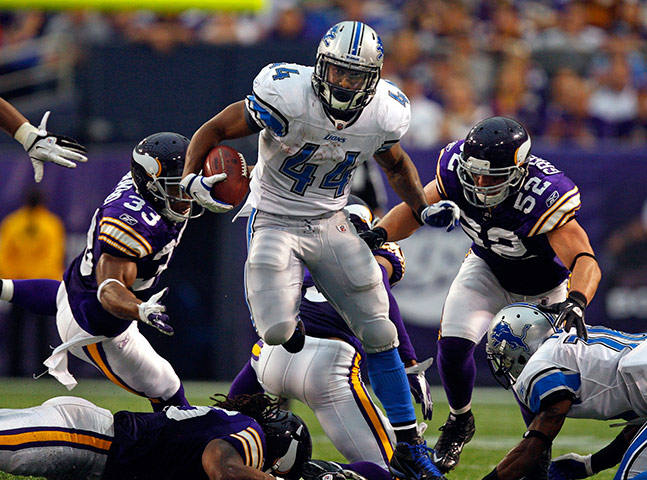 NFL roundup: Detroit Lions running back Best eludes Vikings safety Sanford