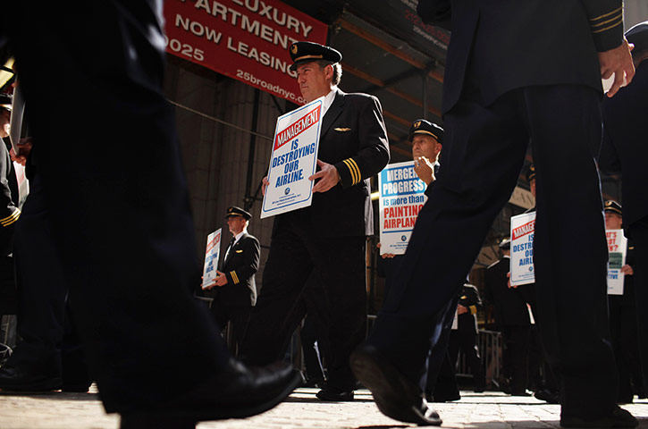 24 hours in pictures: Pilots protest in New York