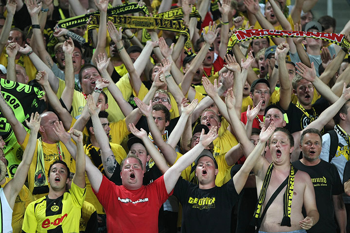 Champions League Wed: Dortmund fans sing ahead of the match against Marseille