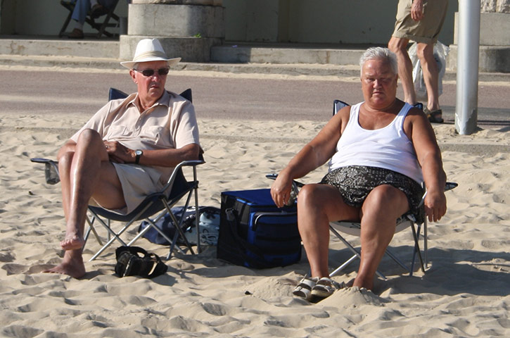 Indian Summer: Sun seekers at Alum Chime, Bournemouth