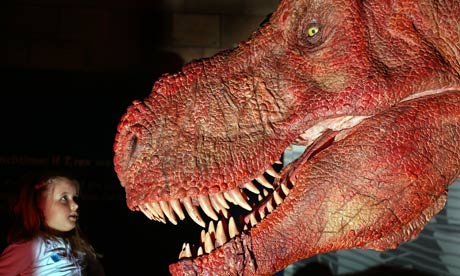 Animatronic Tyrannosaurus rex (T-rex) at London't Natural History Museum