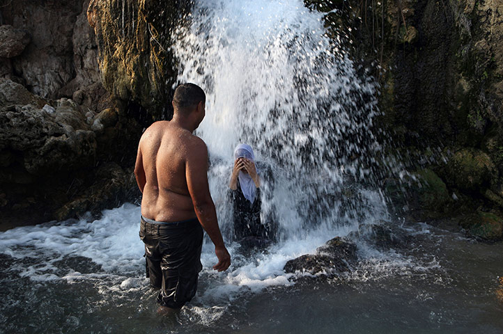 24 hours: Israeli Arabs Relax At Job's Spring on Eid el-Fitr