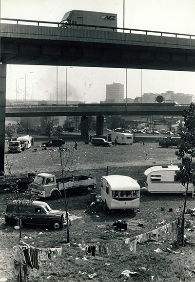 Archives Awareness: Gypsy camp against the urban backdrop at Shepherd's Bush, 1973