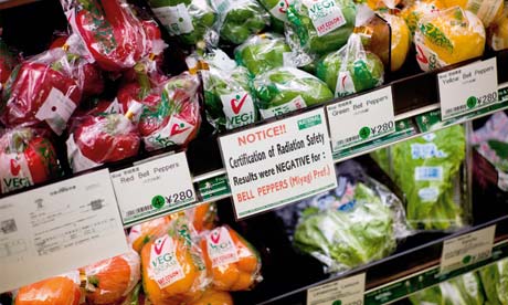 スーパーでは、放射能レベルが安全であると表示している。多くの人が輸入食品のほうが安全とみなしている。写真：ジェレミー・スーテイラト （Jeremie Souteyrat）