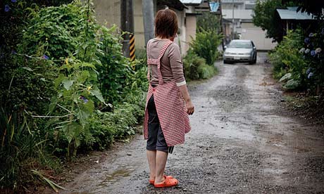 タカノ・マサミさんの母親は450km離れた滋賀県に息子が避難するのを見送った。「僕は逃げます。」と、マサミさんは言った。写真：ジェレミー・スーテイラト（ Jeremie Souteyrat）