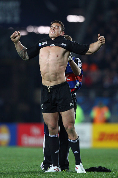 RWC game 1: Sonny Bill Williams changes his shirt
