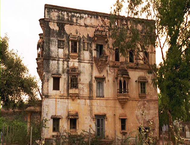 Zarina Bhimji : Yellow Patch 