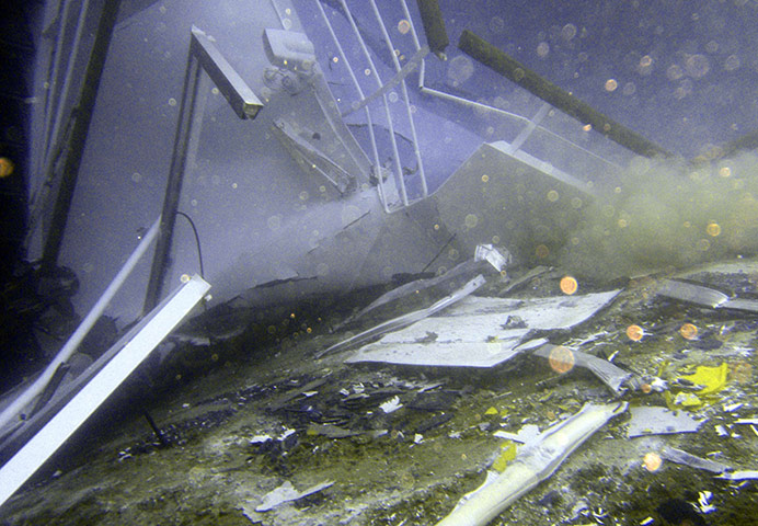 Costa Concordia: Debris from the wreck under water