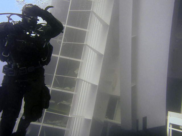Costa Concordia: An Italian Coast Guard scuba diver