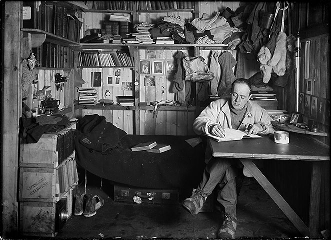 south pole expeditions: Captain Robert Falcon Scott on the Terra Nova Expedition