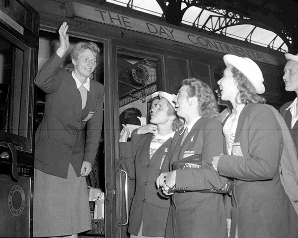 Fanny Blankers Koen: Fanny Blankers-Koen waves goodbye from a train at Liverpool Street Station