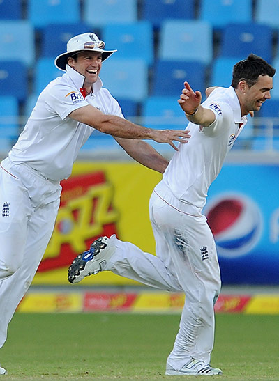 England Pakistan day 2: James Anderson celebrates after bowling Abdul Rehman