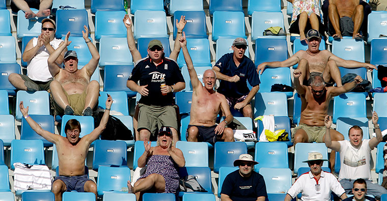 England Pakistan day 3: England fans cheer as Stuart Broad takes the wicket of Pakistan's Umar Gul