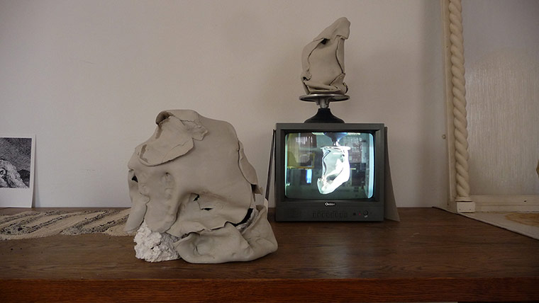 Exhibitionist 2101: Christina Mackie