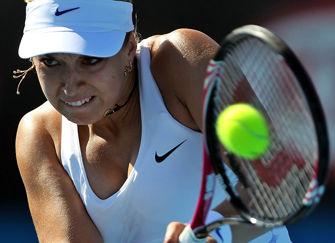Australian Open Day 4: Sabine Lisicki beats Shahar Peer 6-1, 6-2