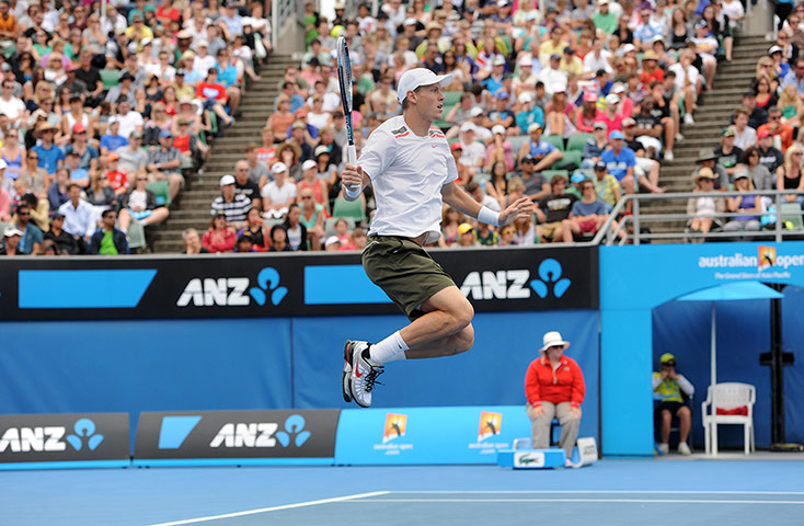 Aussie Open day 5: Tomas Berdych is flying high as he beats Kevin Anderson 7-6, 7-6, 6-1