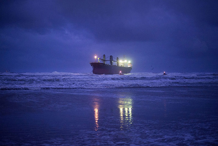 24 hours in pictures: Aztec Maiden after it ran aground off the coast of Wijk aan Zee