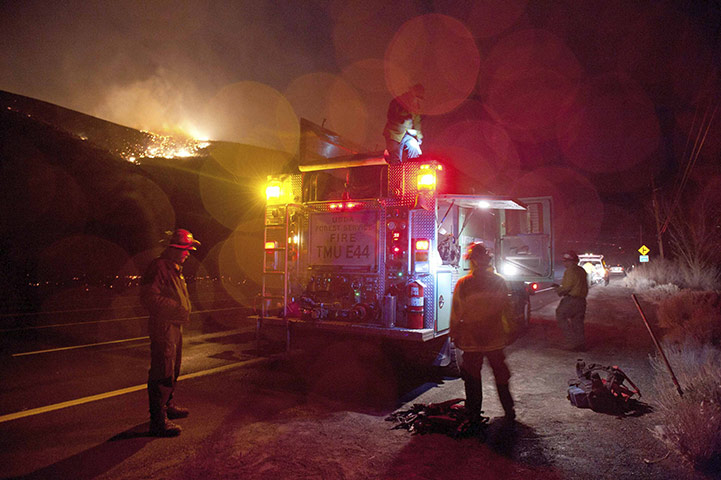24 hours in pictures: Forest Service firefighters in Nevada