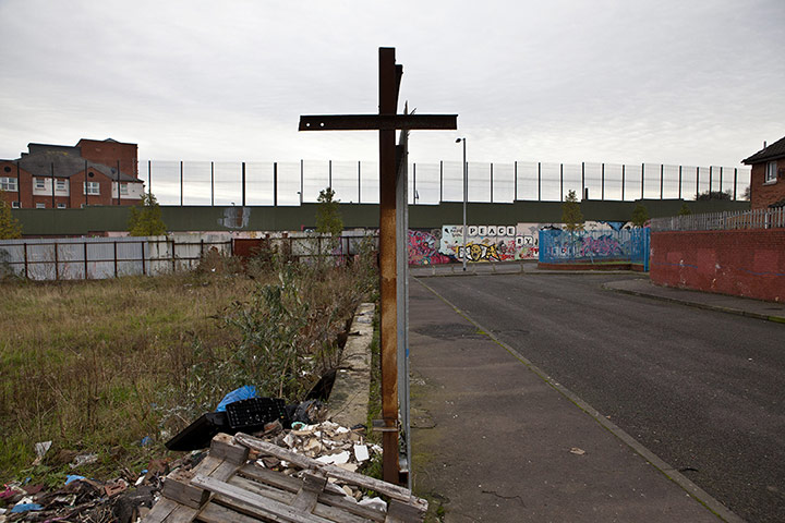Peace Wall: The biggest Peace Wall in Belfast is the wall that runs along Cupar Way.