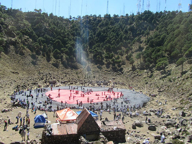 Guatemala: People climbed Volcan Agua to protest against domestic violence