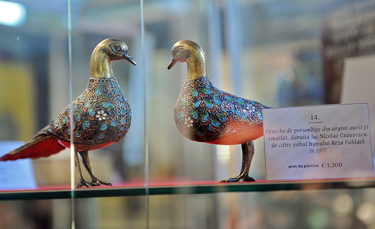 Ceausescu auction: Enameled and silvered doves given to Ceausescu by the former Iranian Shah 