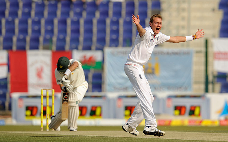 second test day 2: England's Stuart Broad appeals and dismisses Pakistan's Misbah-ul-Haq