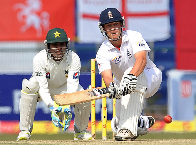 second test day 2: English batsman Jonathan Trott plays a shot against Pakistan