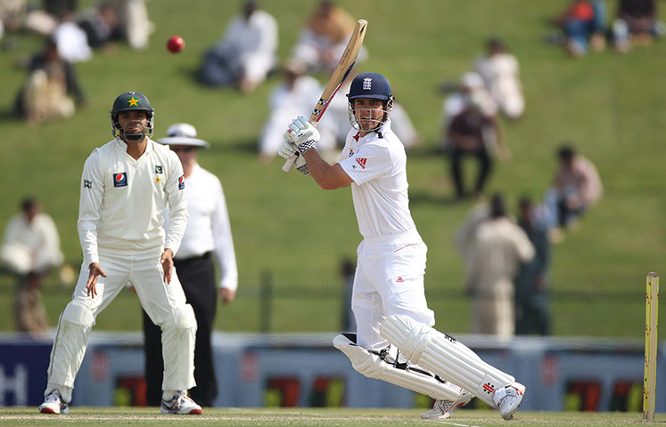second test day 2: England's Alastair Cook in action against Pakistan