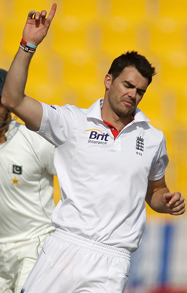 second test day 2: James Anderson celebrates taking a wicket against Pakistan