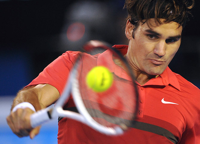 Aussie open day 11: Roger Federer plays a back-hand