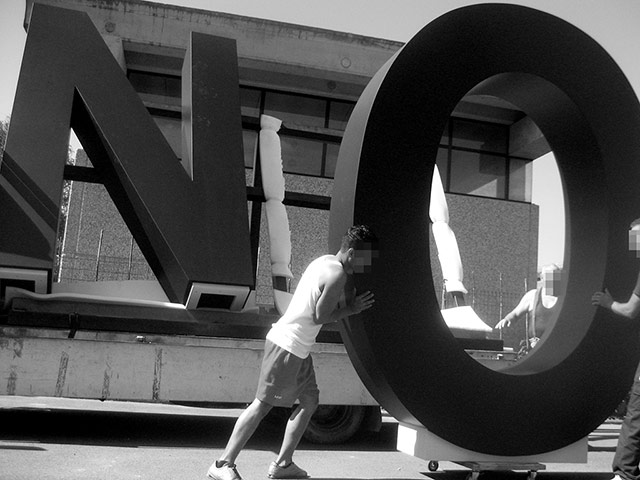 Exhibitionist2801: Santiago Sierra