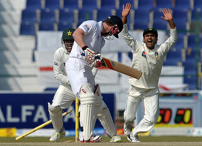 England v Pakistan: Eoin Morgan gets dismissed by Pakistan's spinner Abdul Rehman