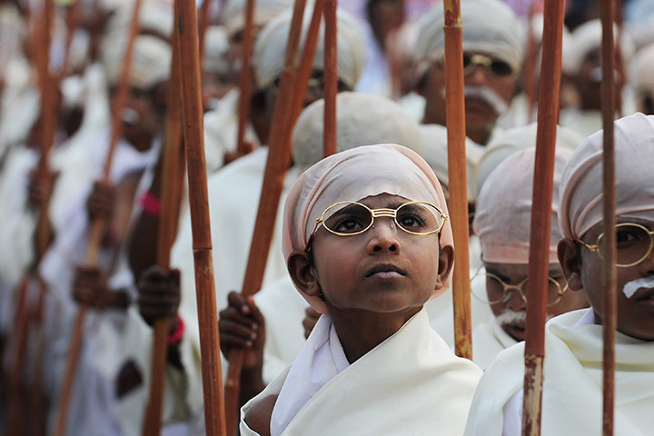 Gandhi world record event: Around 485 under-priviledged children dressed as Mahatma Gandhi