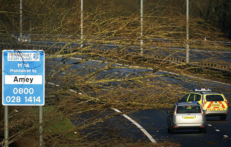 windy weather in uk: M74 near Bothwell service station in Scotland