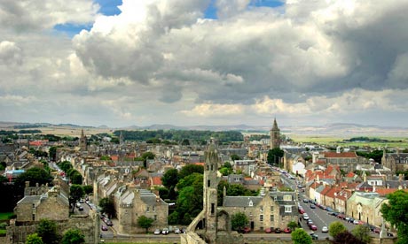 Applications to Scottish universities show tuition fee divide