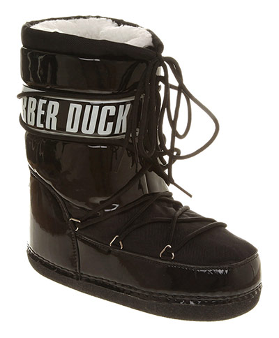 Cool clothes: Snow boots