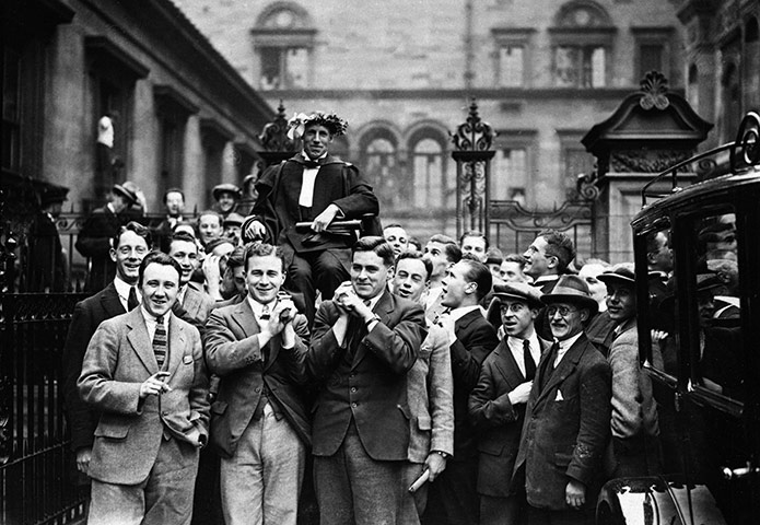 Olympic Moments: Eric Liddell is carried around Edinburgh University