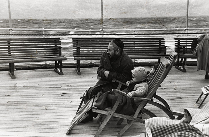 New York photography Coming to America c 1951