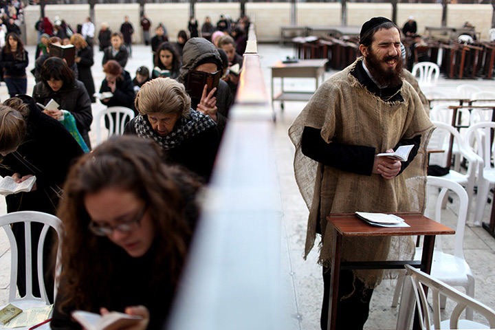 24 hours in pictures: Ultra Orthodox Jews marking the Tenth of Tevet fast day