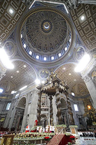 24 Hours: Pope Benedict XVI Celebrates Epiphany Mass