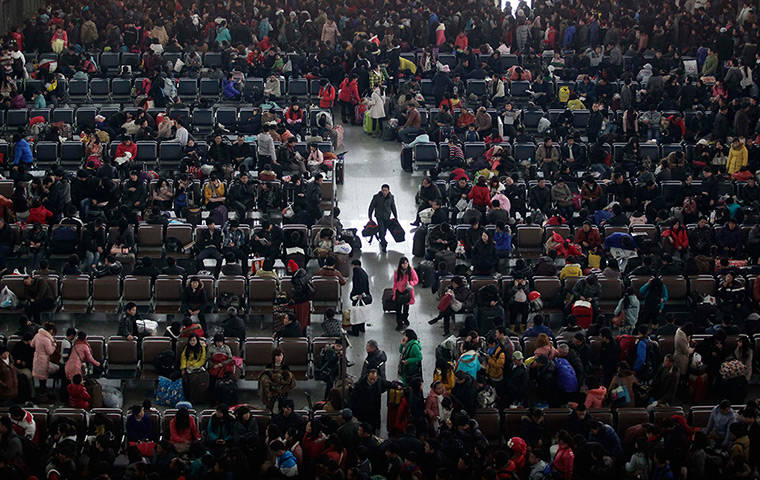 24 hours in pictures: Wuchang Railway Station