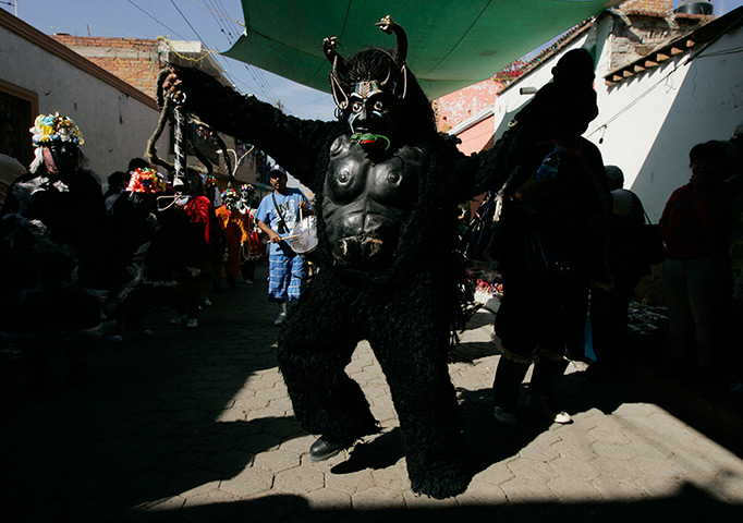 24 hours in pictures: festivities celebrating Three Kings Day  in Mexico