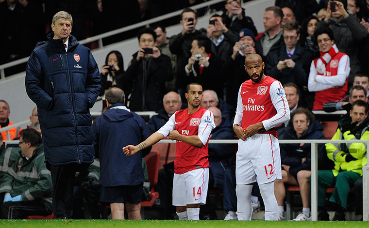 Arsenal v Leeds Utd: Thierry Henry and Theo Walcott wait to come on to the pitch
