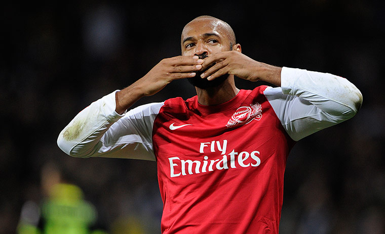 Arsenal v Leeds Utd: Thierry Henry blows kisses to the crowd