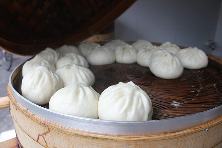 shanghai street food: Baozi