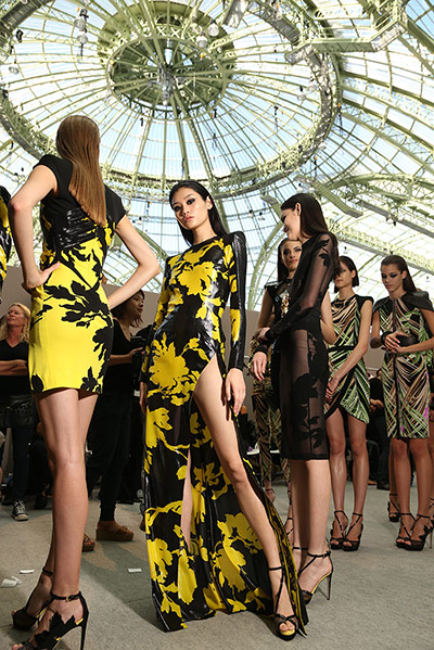 Paris Fashion Week: Models backstage before the Leonard show