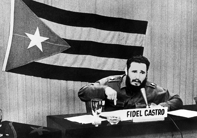 Cuban missile crisis : Cuban leader Fidel Castro gives a speech